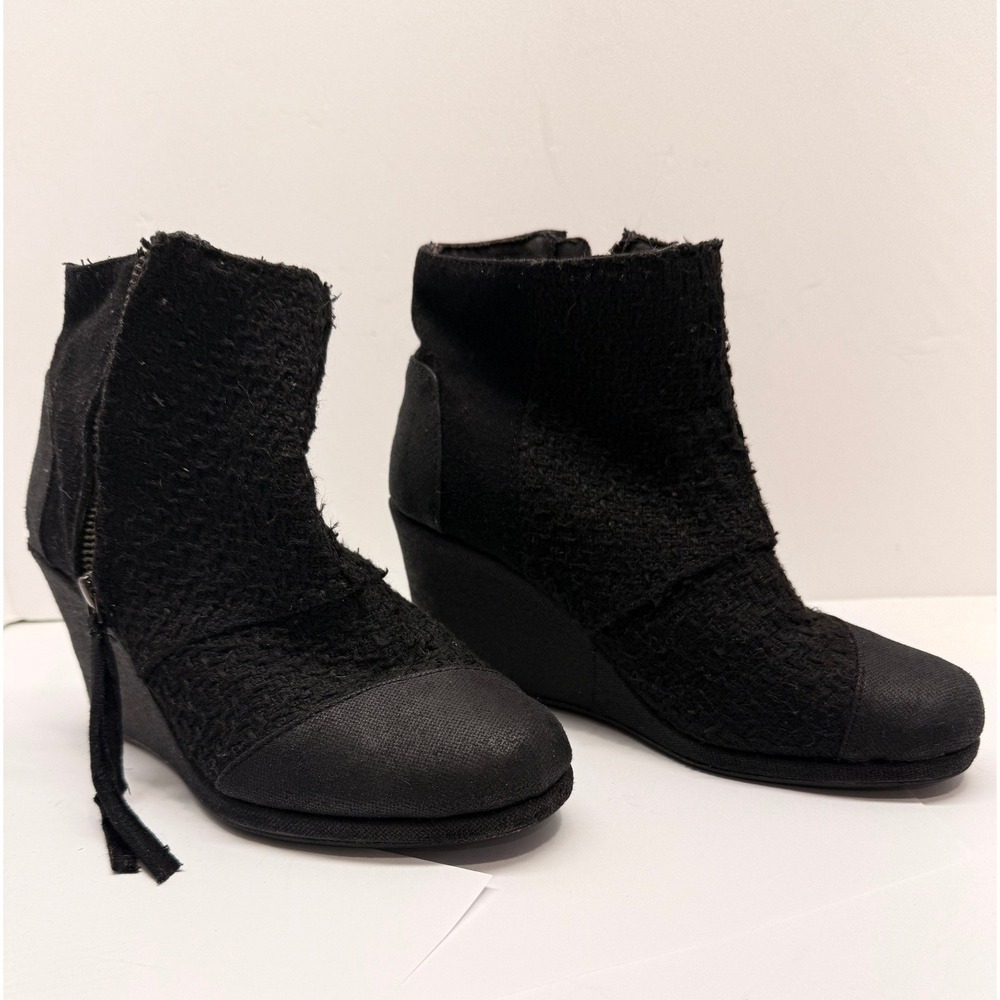 TOMS Black Textured Boucle Wedge Ankle Boots Side Zip Womens Size 8